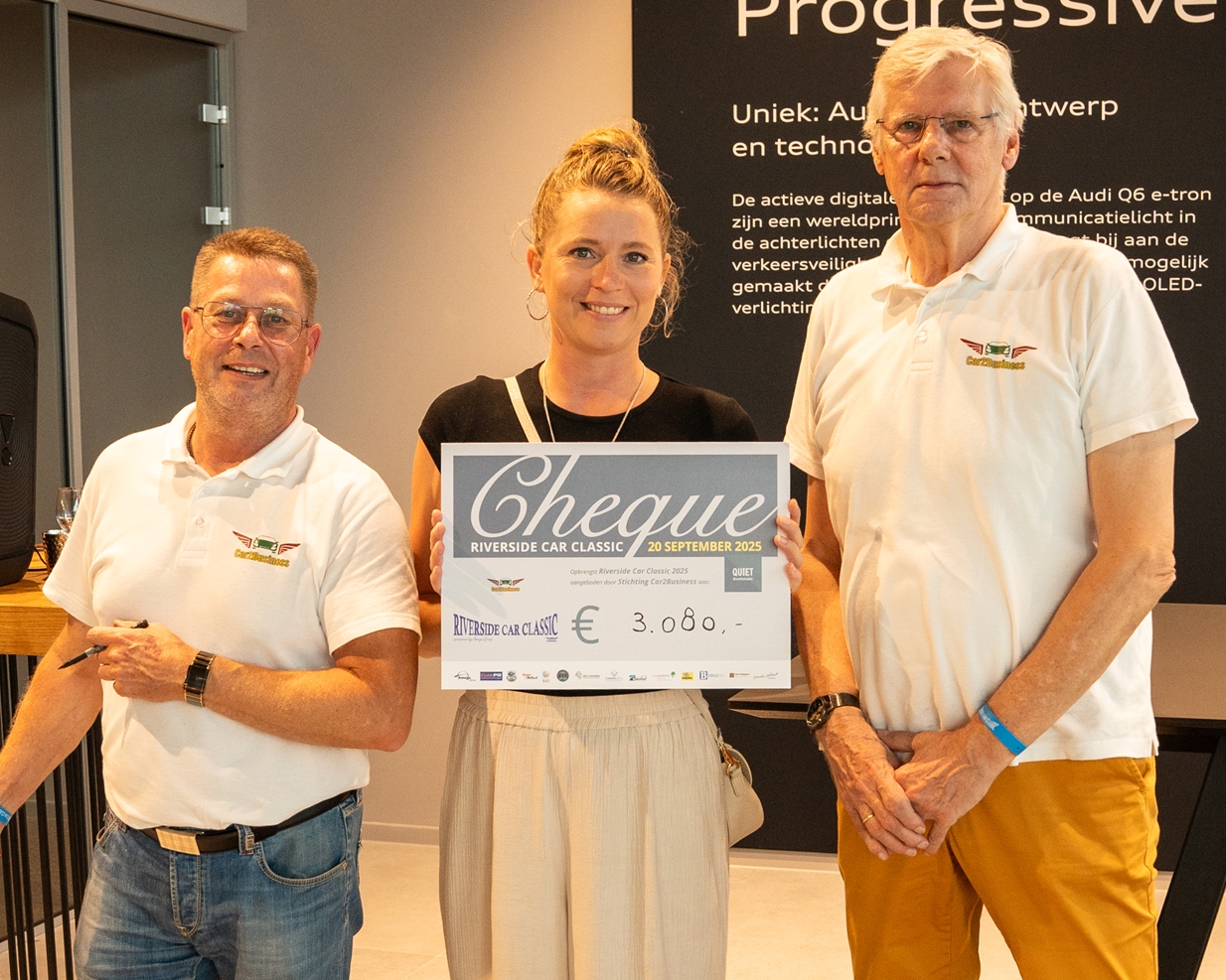 Uitreiking cheque Riverside Car Classic 2025